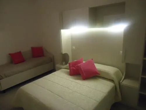 Hotel Mont Blanc 벨레지아아지마리나